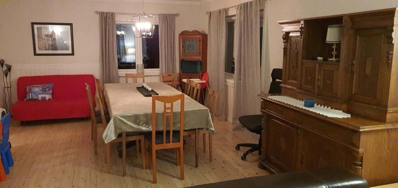 Ovrebo, Kristiansand Luaran gambar