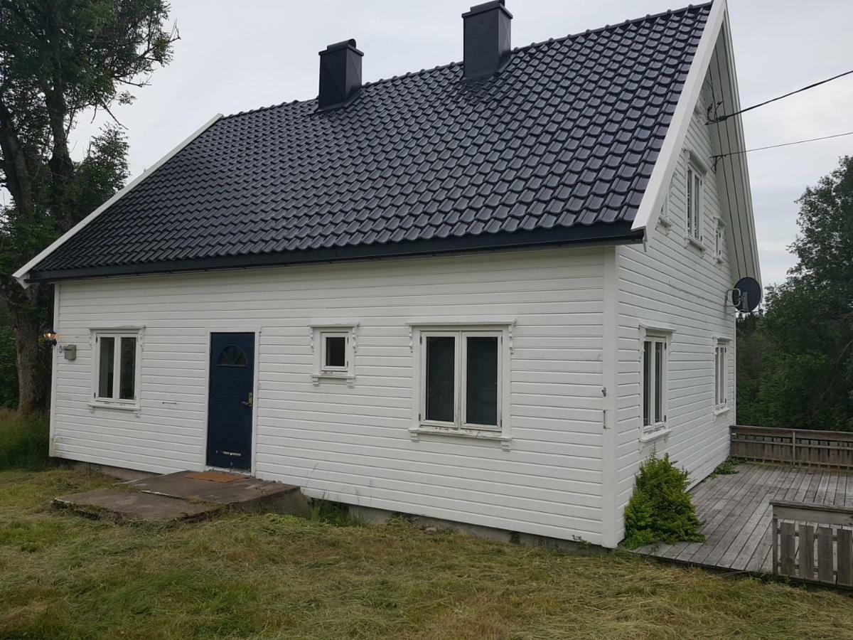 Ovrebo, Kristiansand Luaran gambar